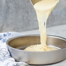Load image into Gallery viewer, 9" Round Cake Pan with No Handles
