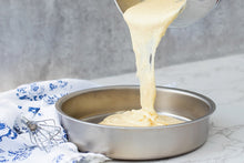 Load image into Gallery viewer, 9&quot; Round Cake Pan with No Handles